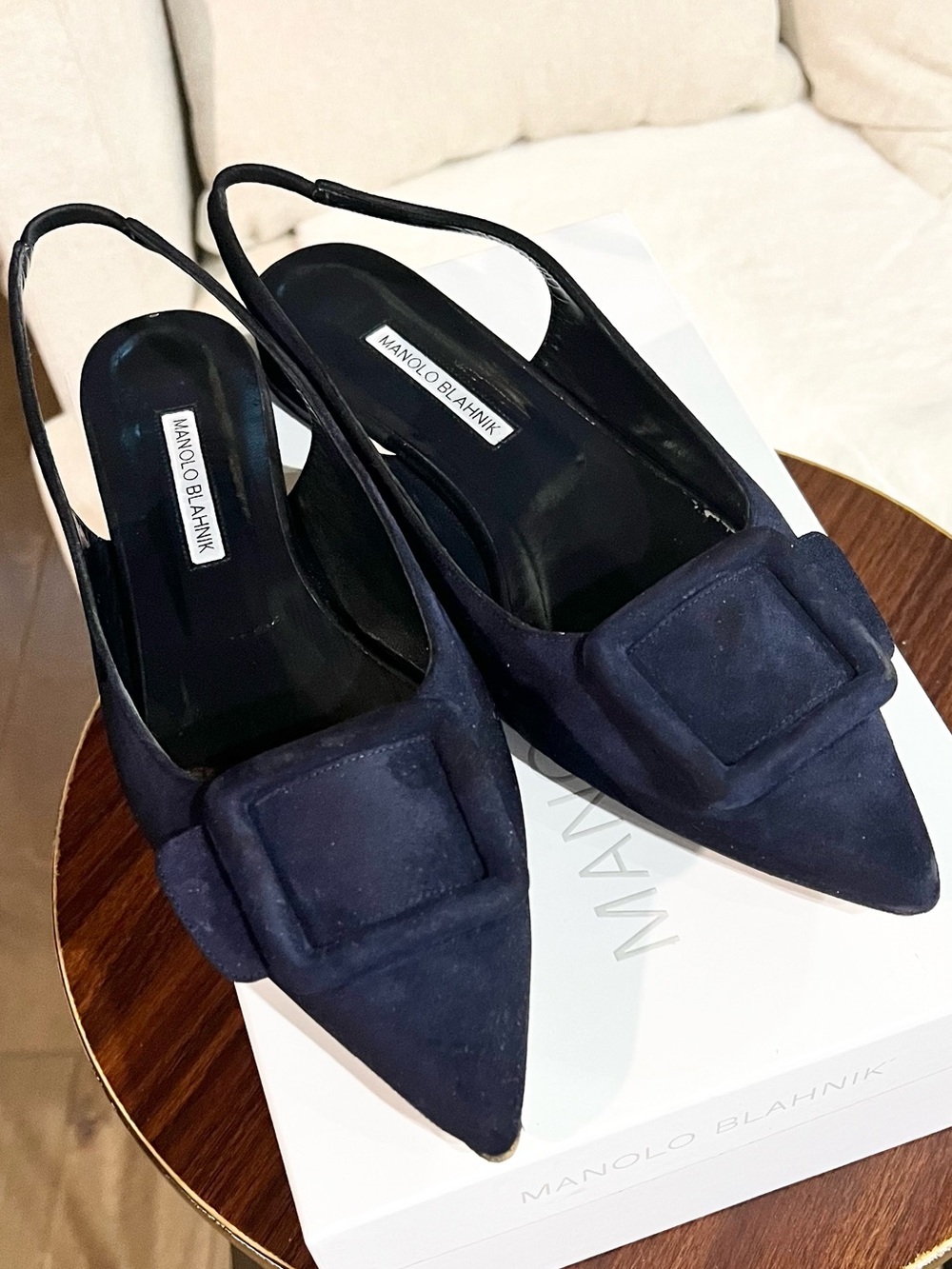 Manolo Blahnik Navy Suede Pointed Slingback Mules with Buckle. Size 39.5